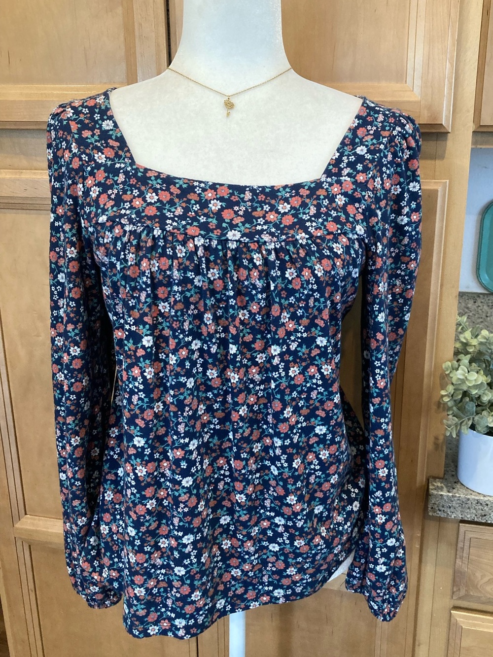 Lucky Brand Navy Long-Sleeve Scoop with Floral Print Size S Can Fit M